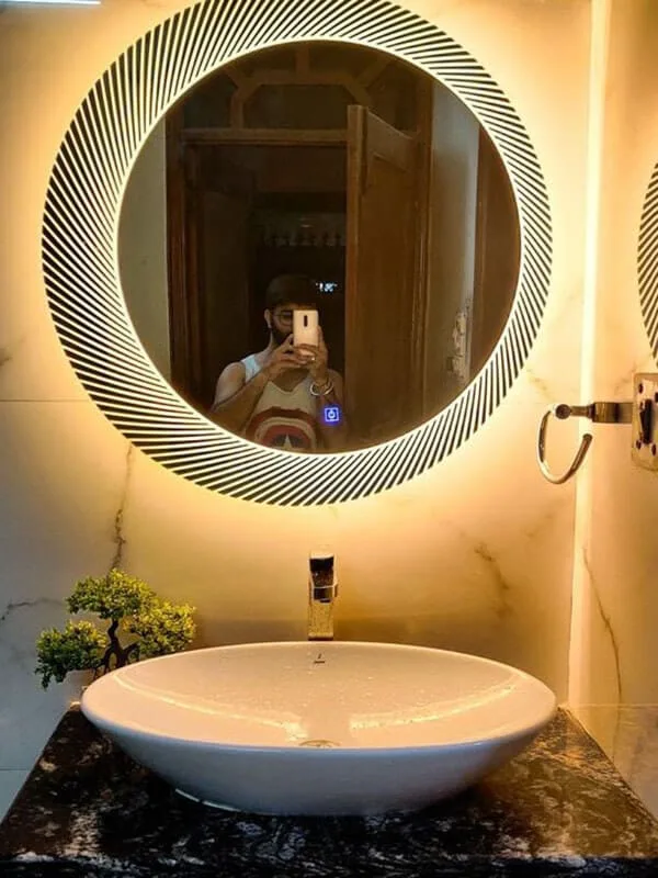 round bathroom mirror