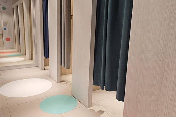 application retail Store Fitting Rooms